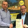 Der 36-jährige Verwaltungsamtsrat Rainer Dollmann wechselte von der Gemeinde Rot an der Rot im Oberschwäbischen an die Verwaltungsgemeinschaft Röttingen. Gemeinschaftsvorsitzender und Bürgermeister Martin Umscheid freut sich, mit Rainer Dollmann einen erfahrenen Leiter der Finanzverwaltung gewinnen zu können, heißt es in einer Pressemitteilung aus dem Rathaus.  Die bisherige Kämmerin Verena Mühleck hatte darum gebeten, künftig in der zweiten Reihe im Bereich der Finanzverwaltung zu arbeiten und nimmt künftig die neu geschaffene Position der stellvertretenden Kämmerin der VG Röttingen ein.   Foto: STADT RÖTTINGEN