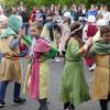 Mittelalterlicher Tanz: Die Jungs und Mädchen der vierten Klasse begeisterten mit einer Tanzvorführung zum Stück „Gavotte“ in mittelalterlicher Kleidung.
