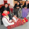 Der pensionierte Lehrer Albrecht Tangerding unterhält als Clown Rita-Schwestern im Alten- und Pflegeheim Haus Clara.