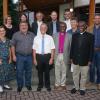 Internationaler Besuch aus Afrika und von den Philippinen in den Gästehäusern. Das Bild zeigt (von links vorne):  Monika Muck,  Pfarrer Antonio Reyes, Fritz Schroth, Bischof Cranmer Mugisha (Uganda), Stephen Ruzaza Mugisha (Uganda) und Michael Diestel (Bauernverband) sowie (hinten von links) Anke Schroth, Marinna Helmrich (Teammitglied), Gerhard Muck, Samuel Muck, Ulrich Weinhold und Bernd Lutz.