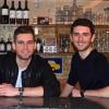 Erfolgreich in der Hauptstadt: Die gebürtigen Würzburger Lukas (links) und Kilian Flade betreiben seit drei Jahren die "Moritz Bar“ in Berlin.