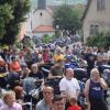 Wenn die Biker kommen, verdreifacht sich die Zahl der Menschen in Halsbach schlagartig: Zur Motorradmesse in dem knapp 350 Einwohner zählenden Stadtteil werden 1000 Besucher erwartet.