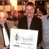 Lohn für den Einsatz im Breitensport und bei der Förderung der Jugendarbeit: die Überreichung der Goldenen Raute vom Fußballverband (von links): .Vorsitzender Christian Wiegand, Kreisehrenamtsbeauftragter Ludwig Bauer, Ehrenvorsitzender Hubert Nickel und Vorsitzender Bernd Lengler.