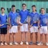Über Platz eins in der Medenrunde freuten sich die Tennis-Junioren der Altersklasse 16 der SG Burgsinn. 26 von 30 ausgetragenen Begegnungen in Einzel und Doppel gewannen die Burgsinner, der mit ihren 9:1-Punkten zwei Zähler Vorsprung auf den Tabellenzweiten TC PWA Aschaffenburg-Damm aufwiesen. Das Meisterteam: (von links) Maximilian Heilmann, Johannes Kühlwein, Nils Stürmer, Alexander Kühlwein und Michael Kühlwein. Foto: Sabine Vogel
