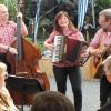 Ihre Musik machte gute Laune: Die „Lieblers“ sorgten beim Weingut Deppisch für Unterhaltung.