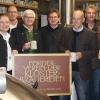 Gründung des Fördervereins  „Bayerische Klosterbrauereien“ auf dem Kreuzberg: (von links) Urban Winkler (Weißenohe), Angelika Somaruga (Kreuzberg), Thomas Nieswirth (Weltenburg), Oliver Dawid (Geschäftsführer Private Brauereien Bayern), Peter Wagner (Aldersbach), Pater Lukas Wirth (Scheyern), Martin Glaab (Andechs), Andreas Goblirsch (Baumburg), Dominik Tapper (Baumburg), Rhön-Grabfelds Landrat Thomas Habermann und knieend Ulrich Klebl (Kreuzberg).
