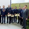 Auszeichnung für verdiente Feuerwehrleute beim Neujahrsempfang in Poppenhausen. Im Bild von links: MdL Gerhard Eck, Bürgermeister Ludwig Nätscher, Joachim Böhm (40 Jahre), Jürgen Schulz (25 Jahre), Oliver Fischer (25 Jahre), Kreisbrandmeister Matthias Steinmüller, Kreisbrandinspektor Reinhold Achatz und Landrat Florian Töpper. Norbert Lutz (40 Jahre bei der Feuerwehr) konnte nicht zum Empfang kommen und wurde von der Maibacher Wehr bereits ausgezeichnet.