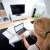 Egal, wo und wann: Clickworker können ihren Job flexibel gestalten. Sie werden von Unternehmen bezahlt, die Kleintexte brauchen zum Beispiel für ihre Internetseiten. Die Bezahlung ist allerdings schlecht.