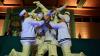 Das Männerballett „Die Plankenboys“ zeigte sich als akrobatische Matrosentruppe.