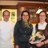 Glückwunsch für das Weinhaus Anker und sein Team: (von links) Restaurantleiter Wolfgang Engelhardt, Küchenchef Bernhard Lermann, Leiterin des Stadtmarketings Inge Albert und das Besitzerehepaar Elisabeth und Josef Deppisch.