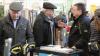 Am Stand von Gebrüder Liebler berieten Geschäftsführer Ludwig Franz (rechts) und seine Kollegen Kunden bei der Anschaffung neuer Garten- und Baugeräte. Am Stand von Gebrüder Liebler berieten Geschäftsführer Ludwig Franz (rechts) und seine Kollegen Kunden bei der Anschaffung neuer Garten- und Baugeräte.