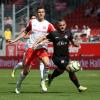 v.li.: Tobias Müller (Hallescher FC), Dominic Baumann (FC Würzburger Kickers)