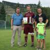 Ennigerloh freut sich über den Sieg: Hier Michael Becker, Werkleiter mit Jendrik Spohner, vom Werk Ennigerloh und Organisator Markus Oleynik mit seinem Sohn Phil.