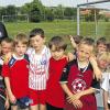 Mittendrin unter jungen Fußballern: Heinz Dinkel verabschiedet sich nach 44 Jahren aus der Jugendarbeit des VfL Volkach.