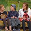 Lea Fischer, Laura Kuther und Olivia Issing vom Kindertheater Erbshausen-Sulzwiesen im Stück "Strickabend". Foto: Irene Konrad Lea Fischer, Laura Kuther und Olivia Issing vom Kindertheater Erbshausen-Sulzwiesen im Stück "Strickabend". Foto: Irene Konrad