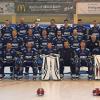 Mit diesem Kader gehen die Mighty Dogs in die neue Bayernliga-Saison: Hinten von links nach rechts Maurice Köder, Stephen Heckenberger (nicht mehr im Aufgebot), Marcel Grüner, Martin Oertel, Morgan Reiner (nicht mehr im Kader), Lucas Kleider, Maximilian Rabs; mittlere Reihe Betreuer Dirk Grimm, Marc Zajic, Patrik Rypar, Stephan Trolda, Andreas Kleider, Viktor Ledin, Kevin Faust, Betreuer Ralf Michel, Mannschaftsarzt Matthias Blanke,  Betreuer Stefan Keidel sowie vorne Sergei Chevalier (erster Vorsitzender),  Ferdinand Dürr, Pascal Schäfer, Josef Straka, Kevin Keßler, Trainer  Zdenek Vanc, Christopher Schadewaldt, Lukas Haack und Stefan Greier (dritter Vorsitzender). Es fehlen: Simon Knaup, Aleksander  Andrusovic und Jan Kouba.