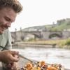 Einmal "Würzburger Küchengeheimnisse", 22 Gerichte mit Geschichten: Der Würzburger Künstler und Gastronom („Volvox“) Max Gehlofen steuerte das Rezept für seine Lieblings-Stullen bei.