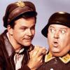 Blödelei im vermeintlichen Kriegsgefangenenlager Hammelburg: Immer wieder wird Sergeant Schultz (John Banner, rechts) unwissend zum Verbündeten von Colonel Hogan (Bob Crane).