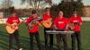 Die Gruppe „Soccer Voices Senior": (von links) Rüdiger „Joe“ Erhard (Gitarre und Gesang), Walter Full (Flügelhorn und Gesang), Siggi Blesch (Gitarre, Komponist und Gesang), Rolli Eusemann (Keyboard und Schifferklavier) und Klaus Pfeuffer (Gitarre und Gesang).