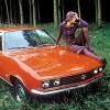 Ein Model posiert 1970 auf der Motorhaube eines Opel Manta. 500 000 Mal wurde der Manta in den ersten fünf Jahren verkauft.