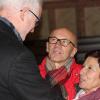 Hugo Hümpfner und seine Frau Luitgard standen im Mittelpunkt der Sinnzeit in der Pfarrkirche Knetzgau, die im Bild einen Paarzuspruch von Johannes Simon erhalten. Das Ehepaar aus Steinsfeld wurde für eine Reportage rund um den Valentinstag begleitet, die am Mittwoch um 19 Uhr im BR Fernsehen im Kulturmagazin „Stationen ausgestrahlt wird.