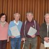 Auf 150 Jahre engagiertes Mittun beim Obst- und Gartenbauverein Hausen kommen die Mitglieder, die bei der Jahresversammlung geehrt wurden. Im Bild (von links) Bezirksvorsitzender Otto Hünnerkopf, Vorsitzende Ingrid Fickert, Hans Klüpfel, Georg May, Theo Schmitt und Kreisvorsitzender Frank Bauer.