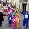Die Blicke auf sich zog beim Kinderfaschingszug der über 60köpfige Gardenachwuchs des VCC, der sich als  wilde Horde bunter Bären verkleidet hatte.