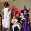 Preise für die Kostümierung gab es beim Kinderfasching des VCC für Noell, Isabella und Helene.