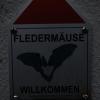 Fledermausfreundliche Anwesen werden mit Plaketten ausgezeichnet. Kitzingen ist bayernweit der Landkreis mit den meisten Plaketten. Fledermausfreundliche Anwesen werden mit Plaketten ausgezeichnet. Kitzingen ist bayernweit der Landkreis mit den meisten Plaketten.