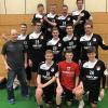 Vorzeitig haben sich die Volleyballer des TSV Röttingen II die Kreisliga-Meisterschaft gesichert. Siege gegen Volkach III und Faulbach II machten den Titelgewinn perfekt. Mit bisher makelloser Bilanz von neun Erfolgen und noch ohne Satzverlust haben sich die zweiten Herren, die in erster Linie aus Jugendspielern bestehen, die Meisterschaft und den Aufstieg in die Bezirksklasse Ost auch redlich verdient. Die Meistermannschaft (hinten von links): Jonas Mehring, Leon Mitnacht, Andreas Philipp, Thomas Bergold; (Mitte von links): Trainer Bernd Dollmann, Moritz Weber, Leon Wunderlich, Jannik Rein, Paul Metzger, Steffen Kammleiter; (vorne von links): Simeon Baumann, Michael Kreusser und Nico Schulz.  (pm)