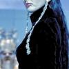Schwarz das Haar, rot die Lippen, tödlich der Blick: die Derilova in ihrer Paraderolle als Puccinis Turandot.