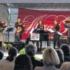 Das sind „bracc!“: Nicole Winter am Flügel, Thais Coelho, Luciana Beleaeva, Agata Fiolek, Gunter Pretzel, Julia Barthel, Beate Springorum, Adrian Mustea und Max Spenger an der Bratsche.
