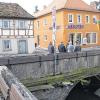 Schlechte Nachricht: Gutachter hatten im Frühjahr 2010 festgestellt, dass die Brücke, auf der das Zollhäuschen teilweise stand, einsturzgefährdet sei.