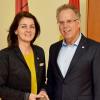 Landrat Reinhard Frank begrüßte die neue Leiterin des Amtes für Immobilien, Abfallwirtschaft und Straßen, Beate Rudelgast, im Landratsamt.