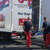 Das Montageteam von Opti-Wohnwelt liefert die ausgesuchten Möbel in Schweinfurt an der Baustelle an.