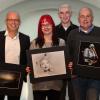 Die Clubmeister 2018 der BSW Fotogruppe Würzburg von links:  Dr. Eric Colditz (zweiter der Clubmeisterschaft), Ingrid Kronthaler (3. der Clubmeisterschaft) und Roland Kennerknecht (Clubmeister). In der hinteren Reihe Michael Okubski, Gruppenleiter der BSW-Fotogruppe Würzburg.