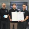 Bei der Übergabe (von links): Meinolf Brinkmöller (IHK), Konstantinos Markatis, Lukas Dinkel, Jens Wagner (alle STM Waterjet GmbH) und Max-Martin W. Deinhard (IHK).