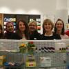 Apothekerin Leonore Knieß eröffnet im Rhönklinikum die Apotheke am Campus. Das Apothekenteam v.l. Jennifer Katzenberger, Alaa Taman, Beate Lerch, Kathrin Zoller, Apothekerin Leonore Knieß (Inhaberin), Daniela Süssner, Apothekerin Ute Lenz-Other