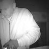 Wer kennt diesen Mann? Er wird verdächtigt, Ende November in ein Einfamilienhaus in Obernburg am Main (Lkr. Miltenberg) eingebrochen zu haben.