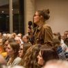 Das Publikum nahm Anteil: Veranstaltung zum Gedenktag der Auschwitz-Befreiung im Shalom Europa. 
