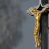 Ein Ruhestandspfarrer der Diözese Würzburg hat sich selbst des sexuellen Missbrauchs eines Jugendlichen bezichtigt. Daraufhin hat die Bistumsleitung Mitte Januar Strafanzeige gestellt.