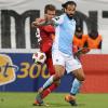 Im Oktober trug Adriano Grimaldi (vorne) im Hinrundenspiel gegen die Würzburger Kickers (hinten Daniel Hägele) das Trikot von 1860 München. Inzwischen steht er in Uerdingen unter Vertrag.