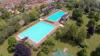 Das Freibad Volkach von oben.