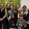 Das Bild zeigt (von links) Vorsitzenden Marcus Fröhlich, Sebastian Salberg, Miriam Salberg, Holger Jahn, Fabian Deissler, Patrick Löhr, Marco Endres, Birgit Müller, Sabine Schmidt, Georg Schropp, Antonia Biener, Bastian Hopp sowie (ganz vorne): Xenia Charitos und Ethan Jacobson.