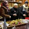 Der Verkauf der orientalischen Speisen auf dem Veitshöchheimer Weihnachtsmarkt war ein voller Erfolg und stieß auf großes Interesse.