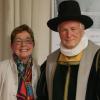 Bürgermeisterin Marlene Bauer mit einem ihrer Amtsvorgänger aus dem 19. Jahrhundert, dem Schultheißen Johann Christoph Schwarz, dargestellt von Norbert Bischoff. Anlässlich der Eröffnung der Ausstellung „Vom Untertan zum Staatsbürger“ schilderte Bischoff alias Schwarz die seinerzeitigen Vorgänge in Segnitz.