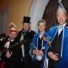 Tausendsassa Martin Förster, der abgesetzte Bürgermeister Rainer Laudenbach und das neue  Prinzenpaar Sabine und Andreas von der spitzen Linse