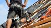 Dachdecker sind derzeit in Unterfranken gefragt wie nie. Aber nicht nur Dachdeckerbetriebe, sondern praktisch alle unterfränkischen Bau und Ausbau-Firmen kommen mit den Aufträgen kaum nach. Als „gut“ oder „befriedigend“ bezeichnen deshalb laut Handwerkskammer im dritten Quartal 2018 auch 96 Prozent der unterfränkischen Handwerksbetreibe die Geschäftslage.