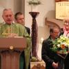 Die katholische Kirchengemeinde "Johannes der Täufer" Fellen dankte dem "Multitalent" Simone Hartmann, die sich zwei Jahrzehnte lang bei zahlreichen Ehrenämtern rund um die Kirche engagierte. Unser Bild zeigt (von links) Pfarrer Dr. Edward Zarosa, PGR-Vorsitzender Johannes Haas, Mesner Rudi Heinz und Simone Hartmann.