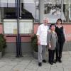 Ein gut funktionierender Familienbetrieb. Das Haus am Park in Mühlbach wird nicht geschlossen und nicht verkauft, sagen Rolf, Gül und Karin Brückner.